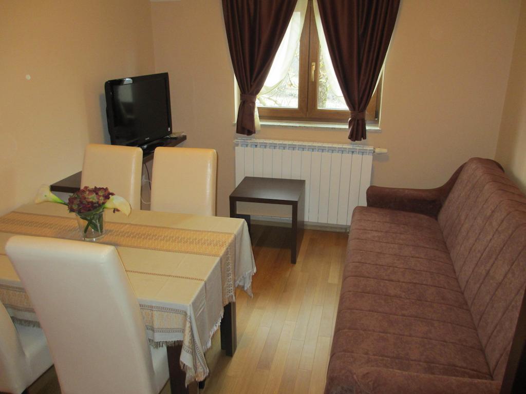 Apartments Manjan Krasno Polje Kamer foto